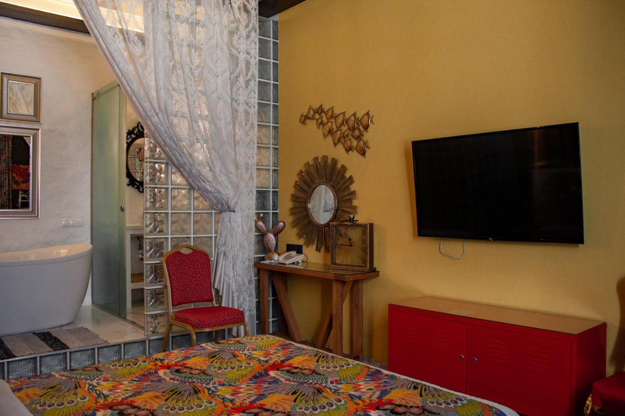 Manna Boutique Hotel (Adults Only) Kyiv Exterior photo