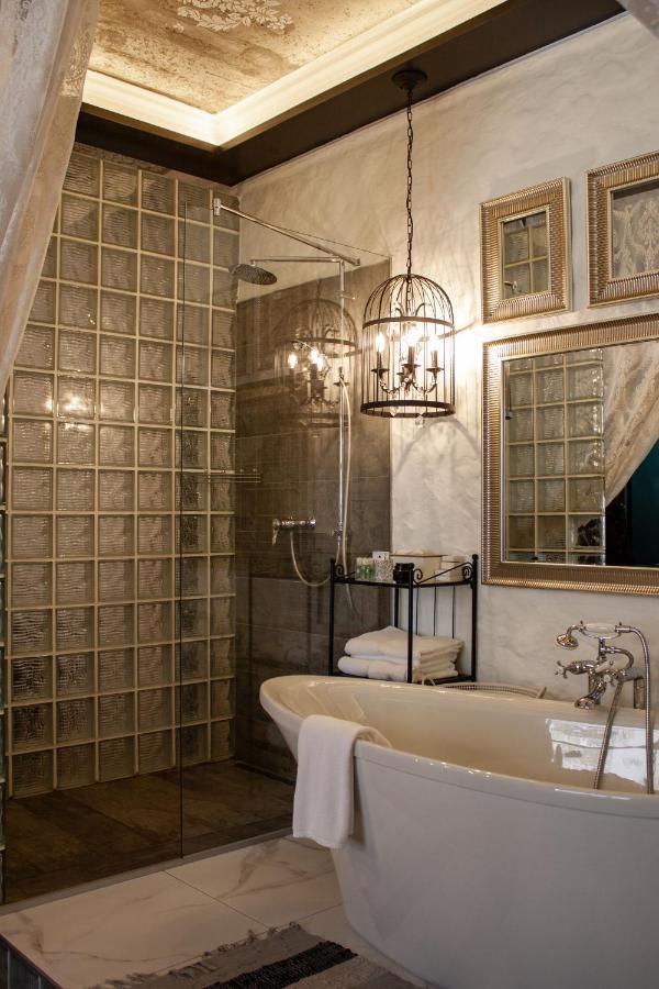 Manna Boutique Hotel (Adults Only) Kyiv Exterior photo